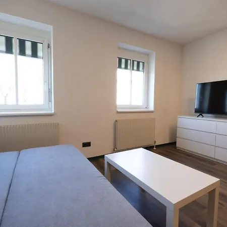 City Apartments Amstetten 아파트 *